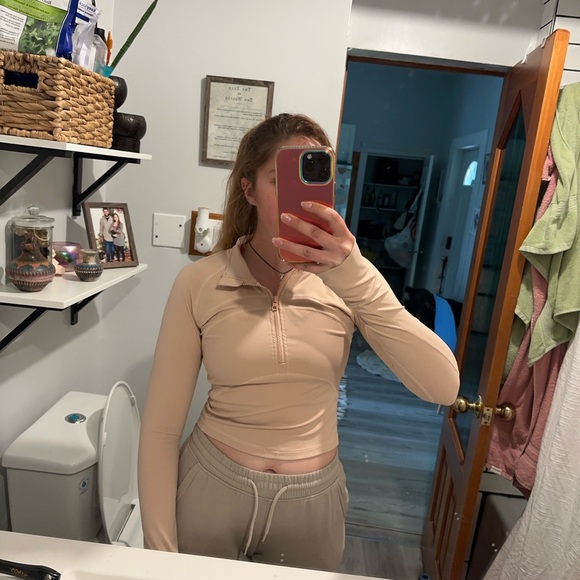 Blush pink 1/4 zip crop top - Picture 4 of 4